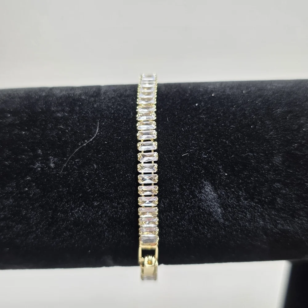 Gold Infinity Heart Bracelet